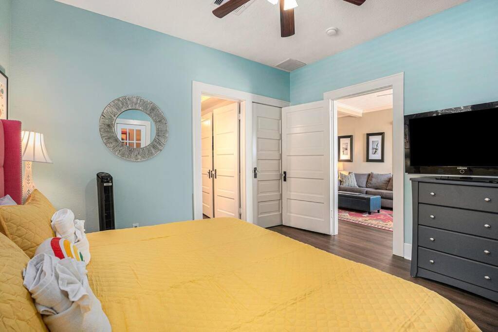 Beachy Bungalow! 2Bd, King Bed Galveston Esterno foto