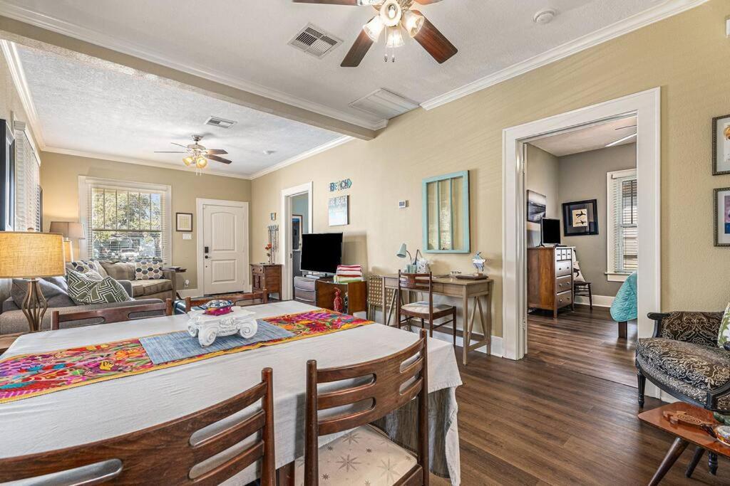 Beachy Bungalow! 2Bd, King Bed Galveston Esterno foto