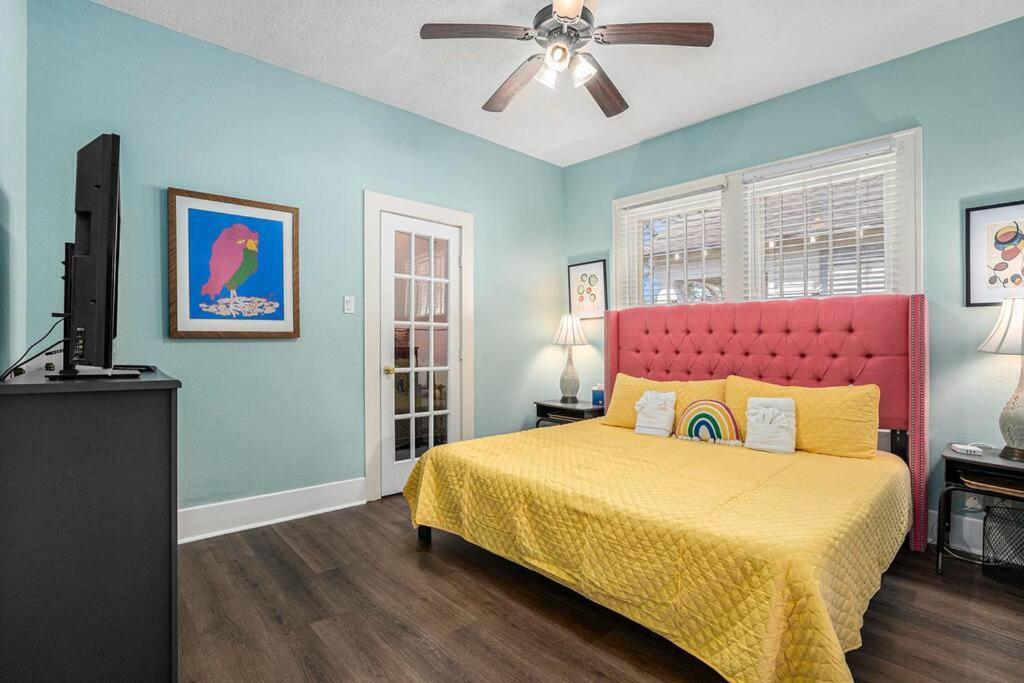 Beachy Bungalow! 2Bd, King Bed Galveston Esterno foto