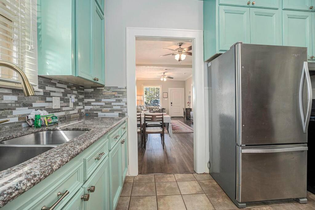 Beachy Bungalow! 2Bd, King Bed Galveston Esterno foto