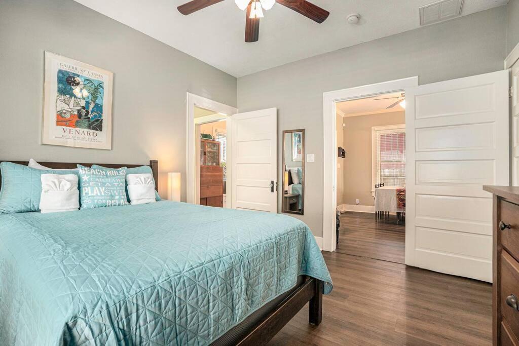 Beachy Bungalow! 2Bd, King Bed Galveston Esterno foto