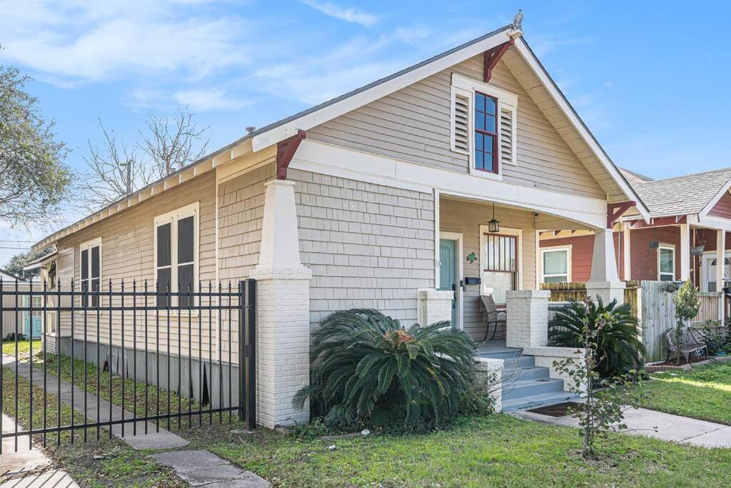 Beachy Bungalow! 2Bd, King Bed Galveston Esterno foto