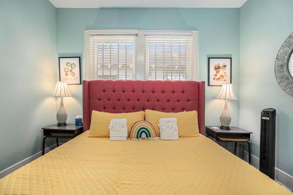 Beachy Bungalow! 2Bd, King Bed Galveston Esterno foto
